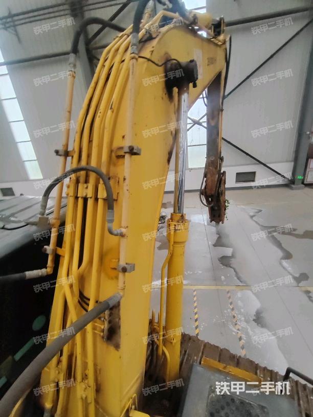 大臂背部俯視（工作和回轉(zhuǎn)裝置）