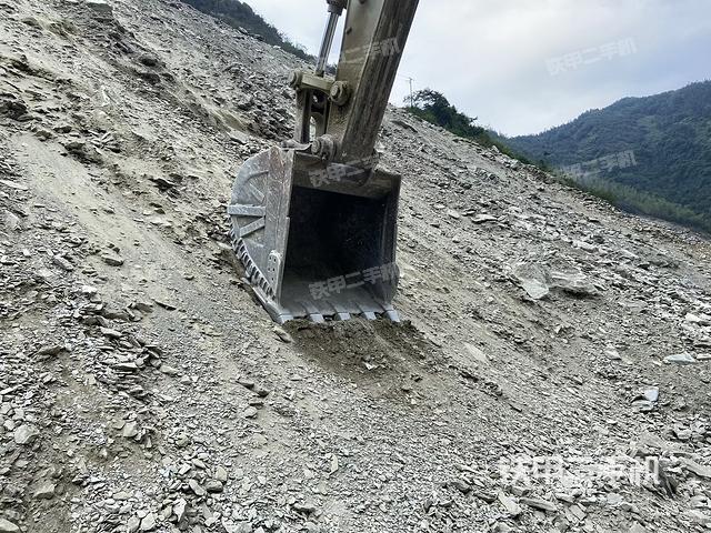 鏟斗右后整體（工作和回轉裝置）