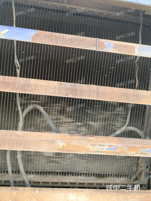 散熱器正面（動(dòng)力系統(tǒng)）