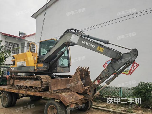 沃尔沃EC80D挖掘机