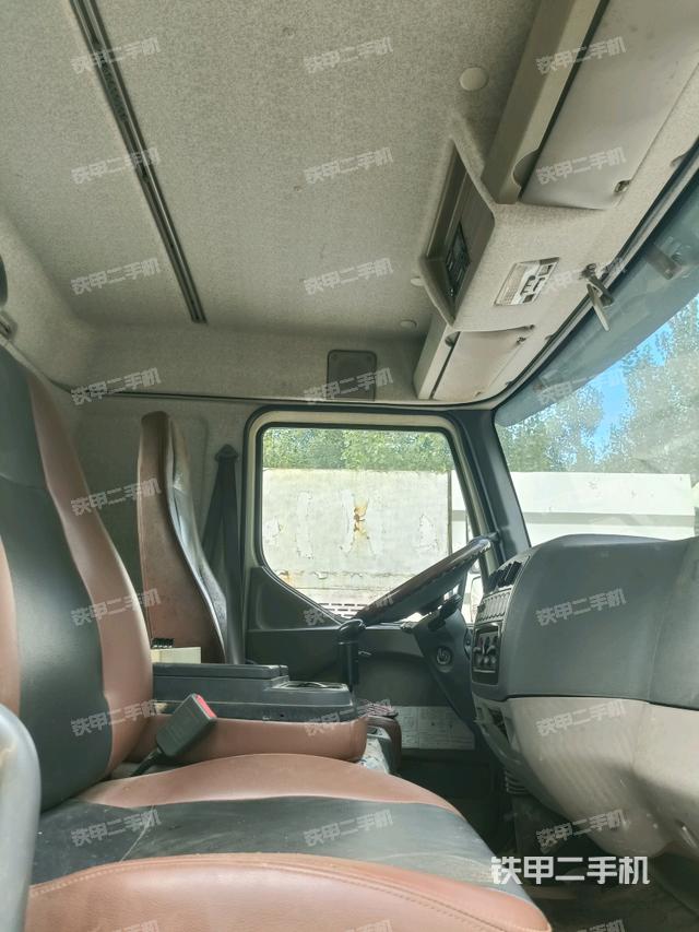 驾驶室操作台（设备外观及核心部件）