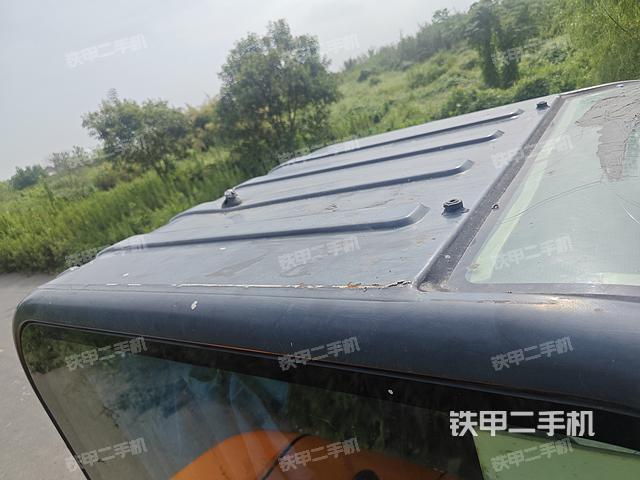 驾驶室顶部（整机外观）