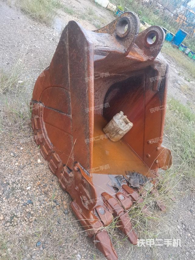 铲斗右后整体（工作和回转装置）