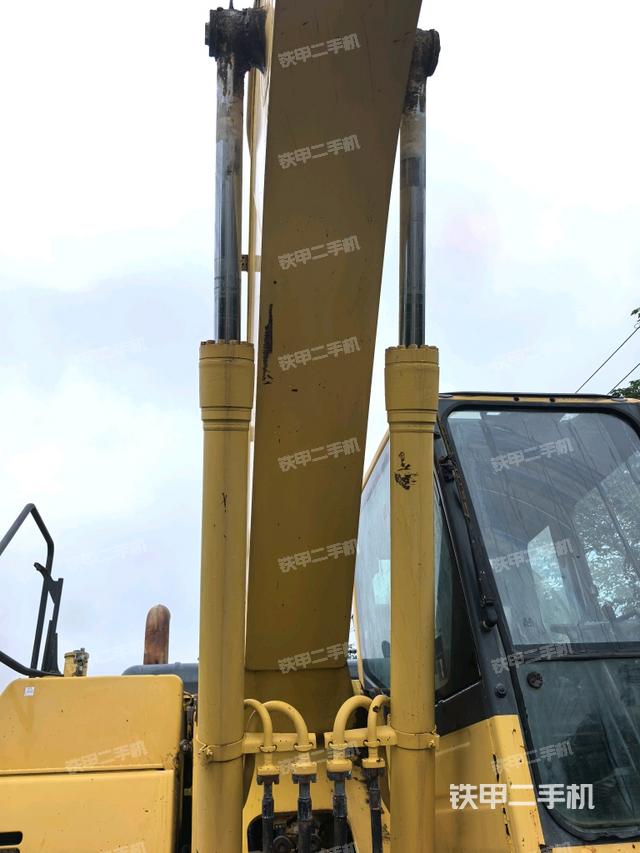 大臂油缸整體?豎拍（工作和回轉(zhuǎn)裝置）