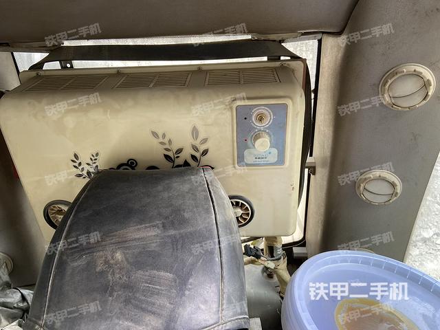 右側玻璃角標（駕駛室部分）