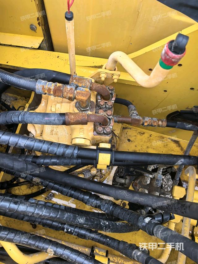 回轉(zhuǎn)馬達（上車部件）