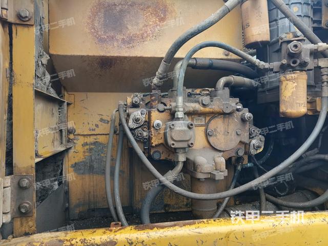 液压泵斜45 左（大件舱室）