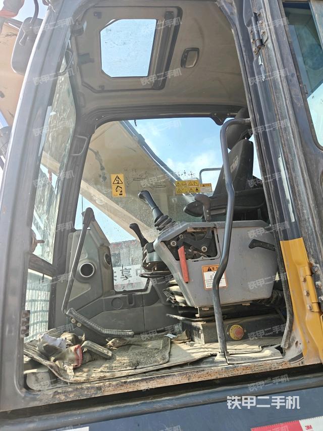 座椅后部（駕駛室部分）