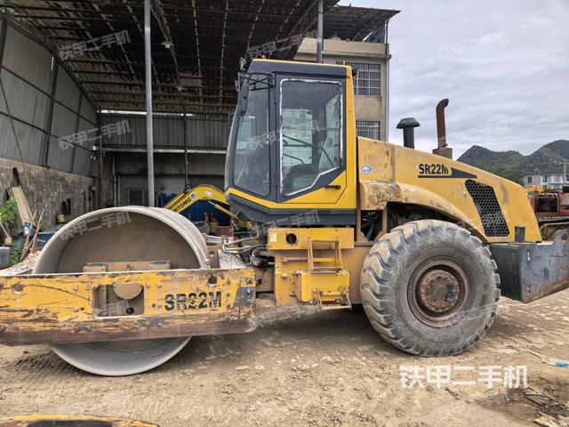 右前45°（压路机整机外观）