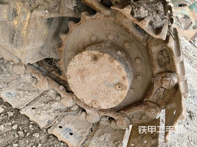 右驅(qū)動(dòng)輪（行走機(jī)構(gòu)）