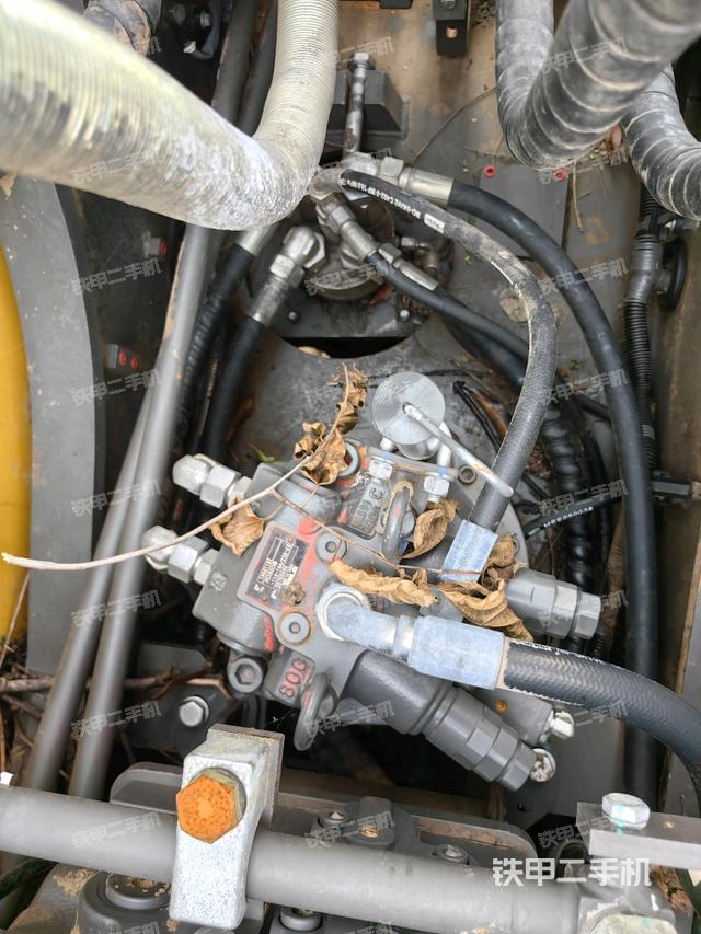 回轉(zhuǎn)馬達（上車部件）