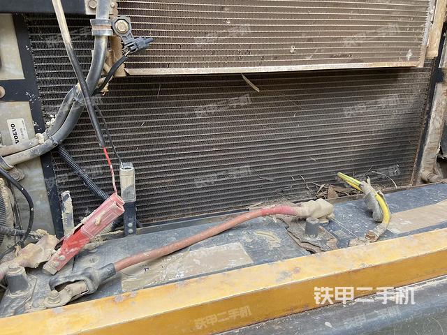 電瓶（大件艙室）