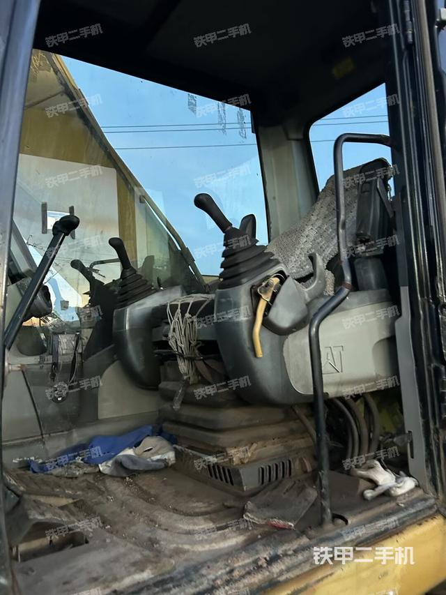 座椅后部（駕駛室部分）