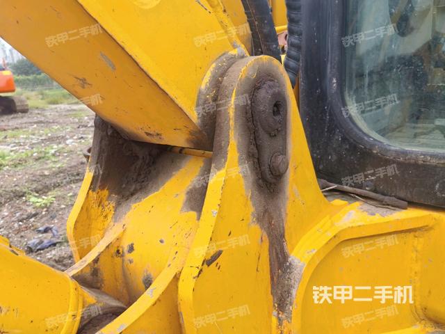 大臂根部?斜（工作和回轉(zhuǎn)裝置）