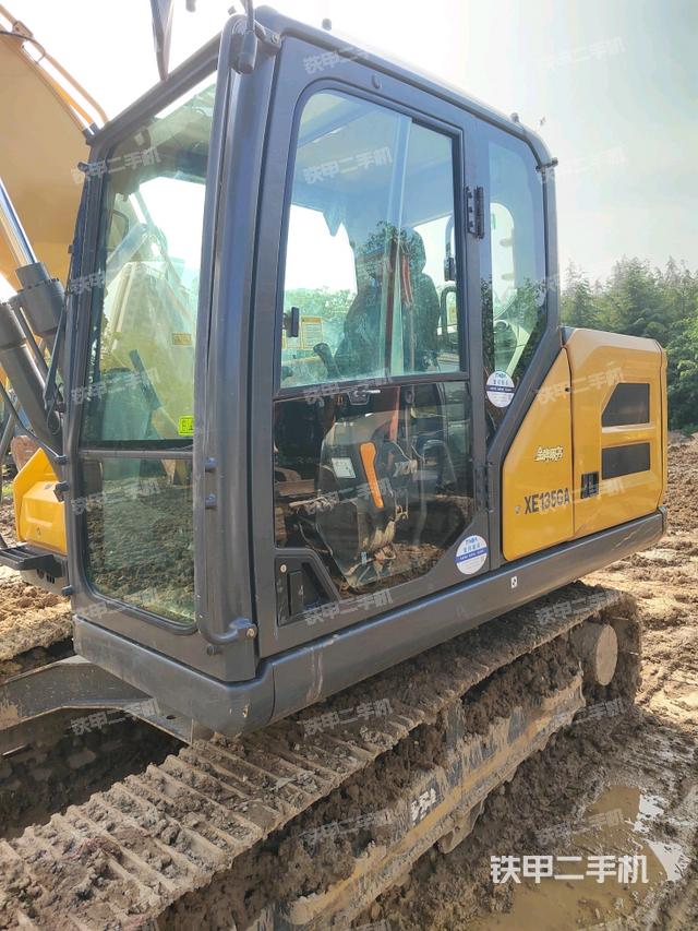 駕駛室整體（整機(jī)外觀）