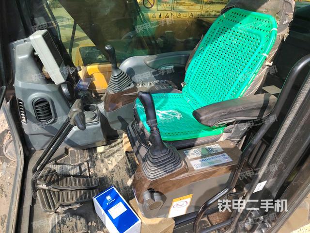 驾驶室整体（整机外观）