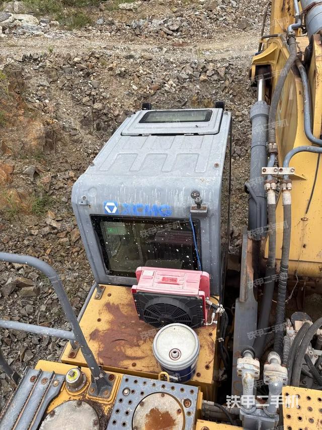 驾驶室顶部（整机外观）