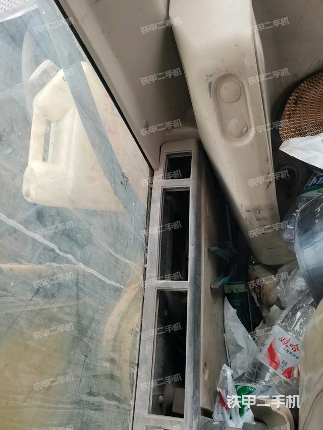 右侧玻璃角标（驾驶室部分）