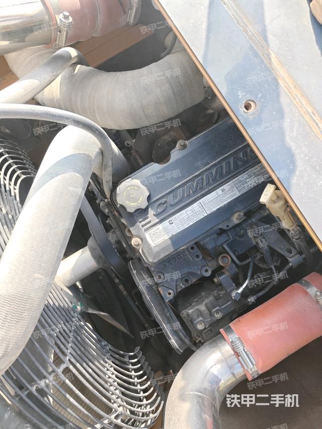 發(fā)動(dòng)機(jī)室（上車(chē)部件）