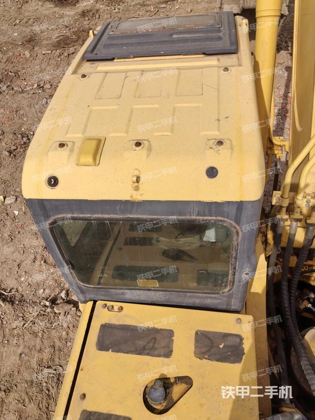 驾驶室顶部（整机外观）