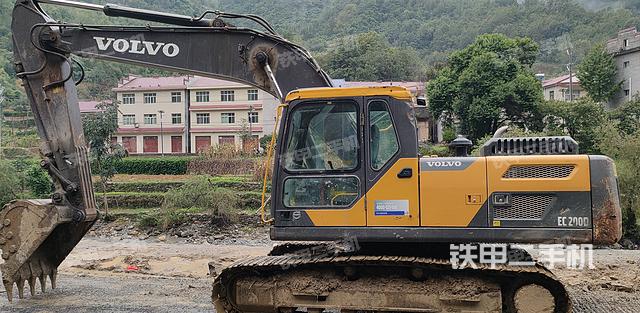 沃尔沃EC200 D挖掘机