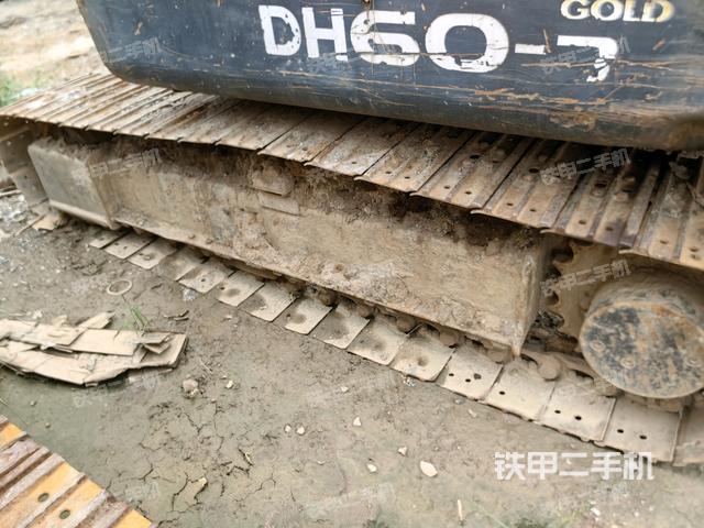 左側(cè)履帶整體?（行走機(jī)構(gòu)）