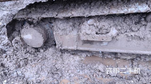 單側(cè)履帶整體（整機(jī)外觀）