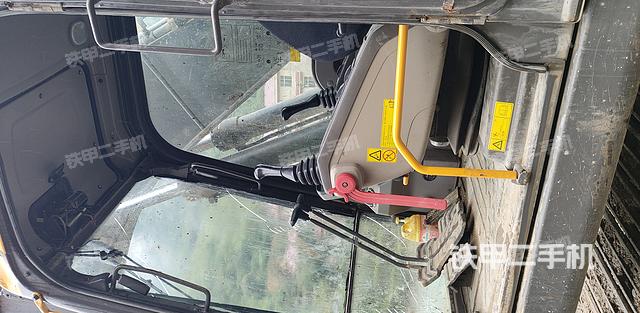 驾驶室整体（整机外观）