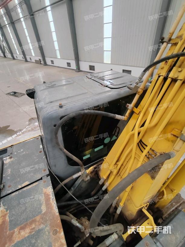 駕駛室頂部俯視（上車部件）