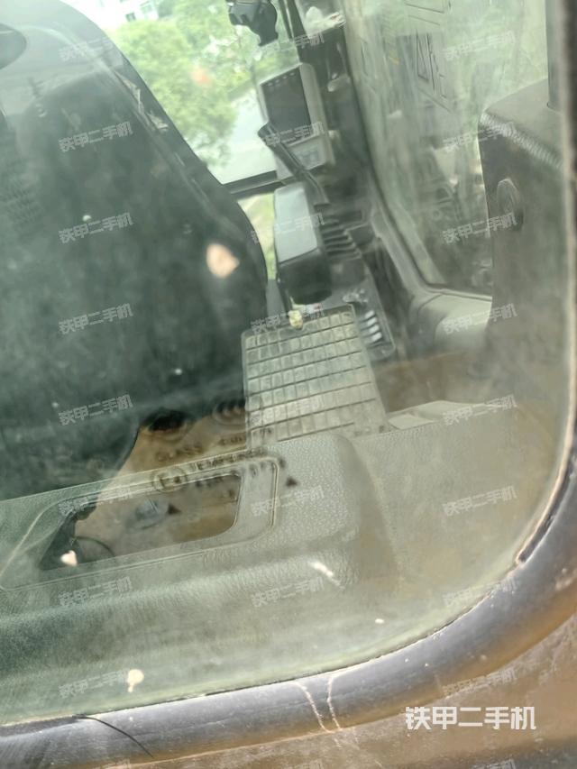 后窗玻璃角标（驾驶室部分）