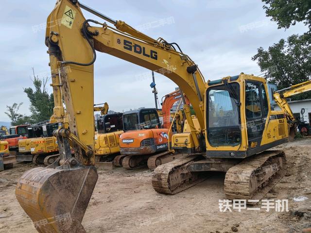山東臨工E6135F挖掘機(jī)