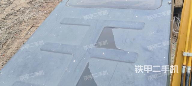 驾驶室顶部（整机外观）