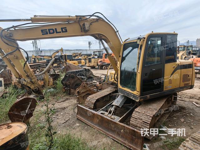 山東臨工E680F挖掘機(jī)