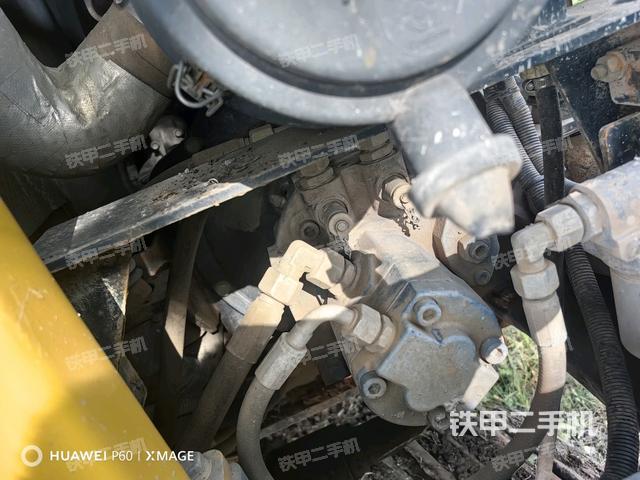 回轉(zhuǎn)馬達(dá)和主控閥（整機外觀）