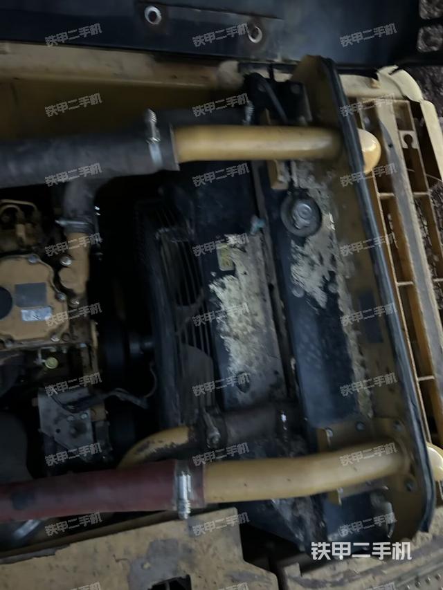 氣門室蓋螺絲特寫（上車部件）