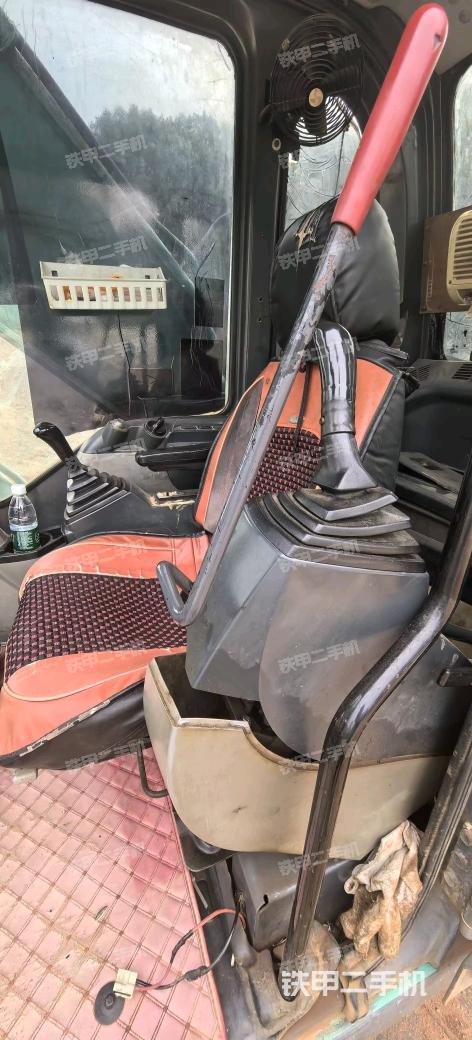 驾驶室整体（整机外观）