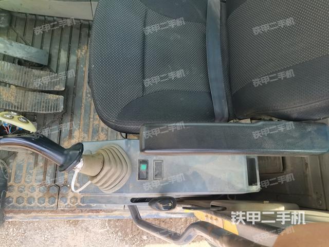 座椅左侧控制台/音响/含左手柄（驾驶室部分）