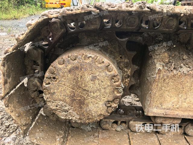 右驅(qū)動輪（行走機構(gòu)）