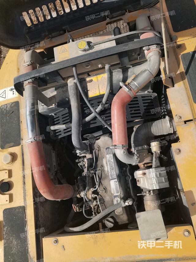 发动机室（上车部件）