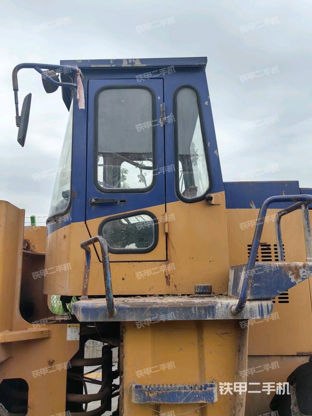 駕駛室正側(cè)（駕駛室部分）