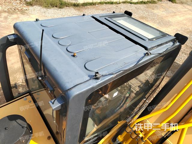 驾驶室顶部（整机外观）