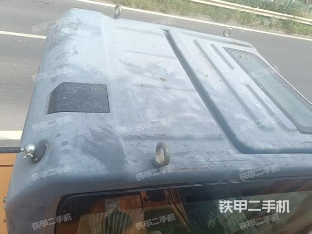 驾驶室顶部（整机外观）