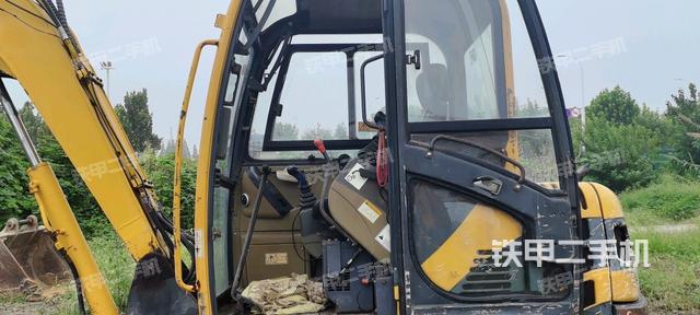 驾驶室整体（整机外观）