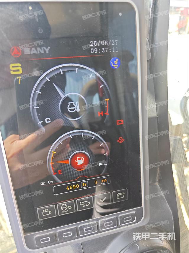 驾驶室整体（整机外观）