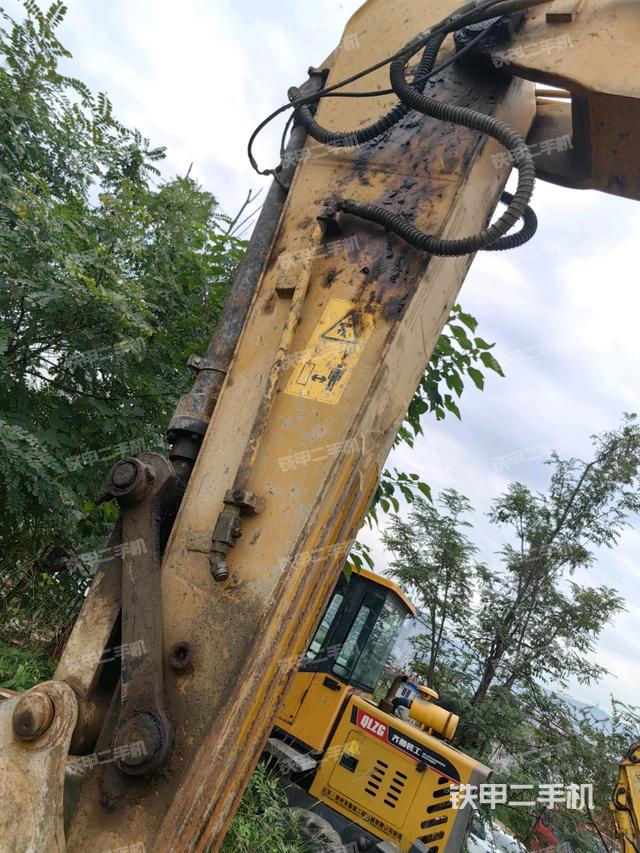 小臂整体左后（工作和回转装置）