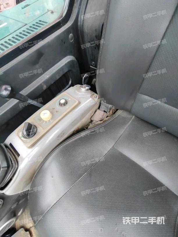 座椅后部（驾驶室部分）