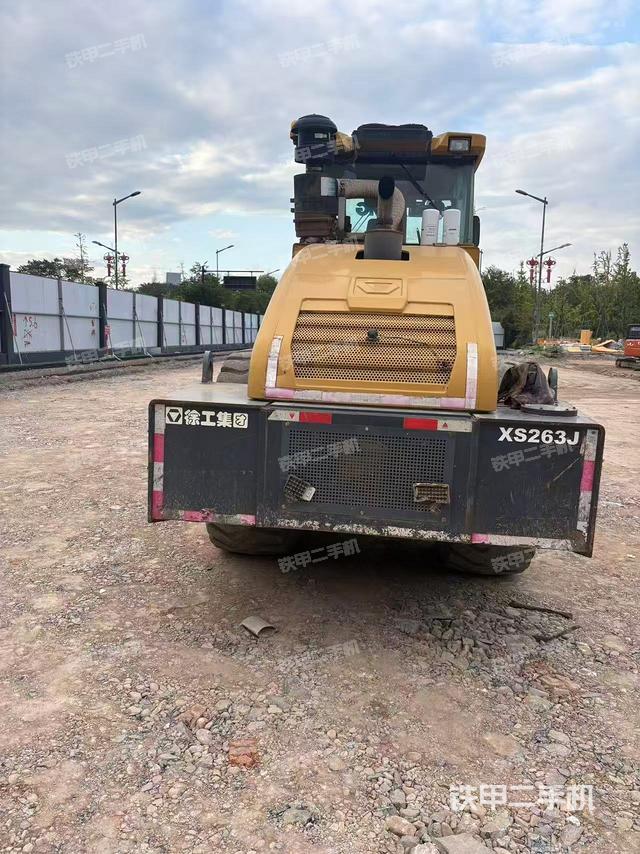 整机左侧（设备外观及核心部件）