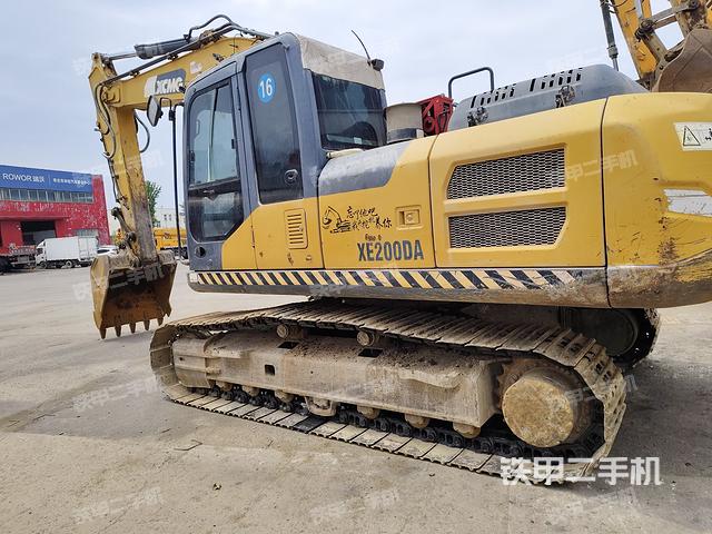 驾驶室整体（整机外观）