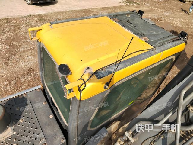 驾驶室顶部（整机外观）