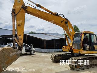 现代R220LC-5挖掘机实拍图片